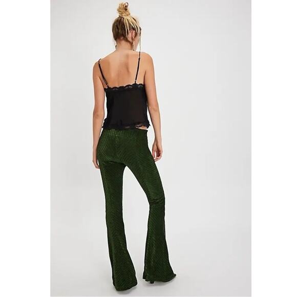 Free People Retro 70s Penny Pull-On Velvet Flare Pants Night Forest Green Medium - Picture 3 of 10